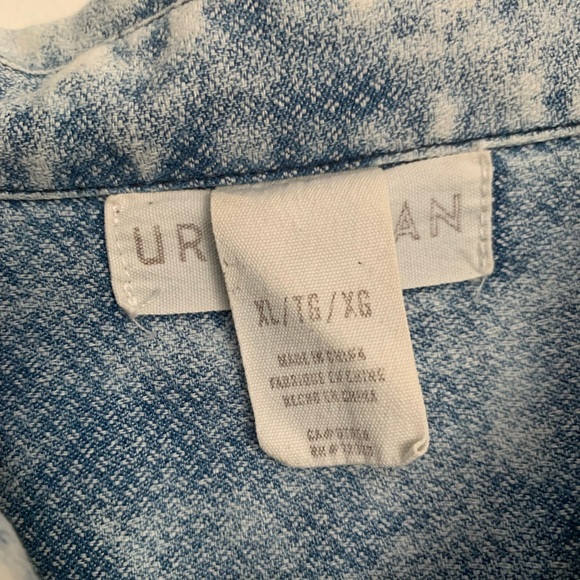 Men’s casual short-sleeve button down - Picture 6 of 7